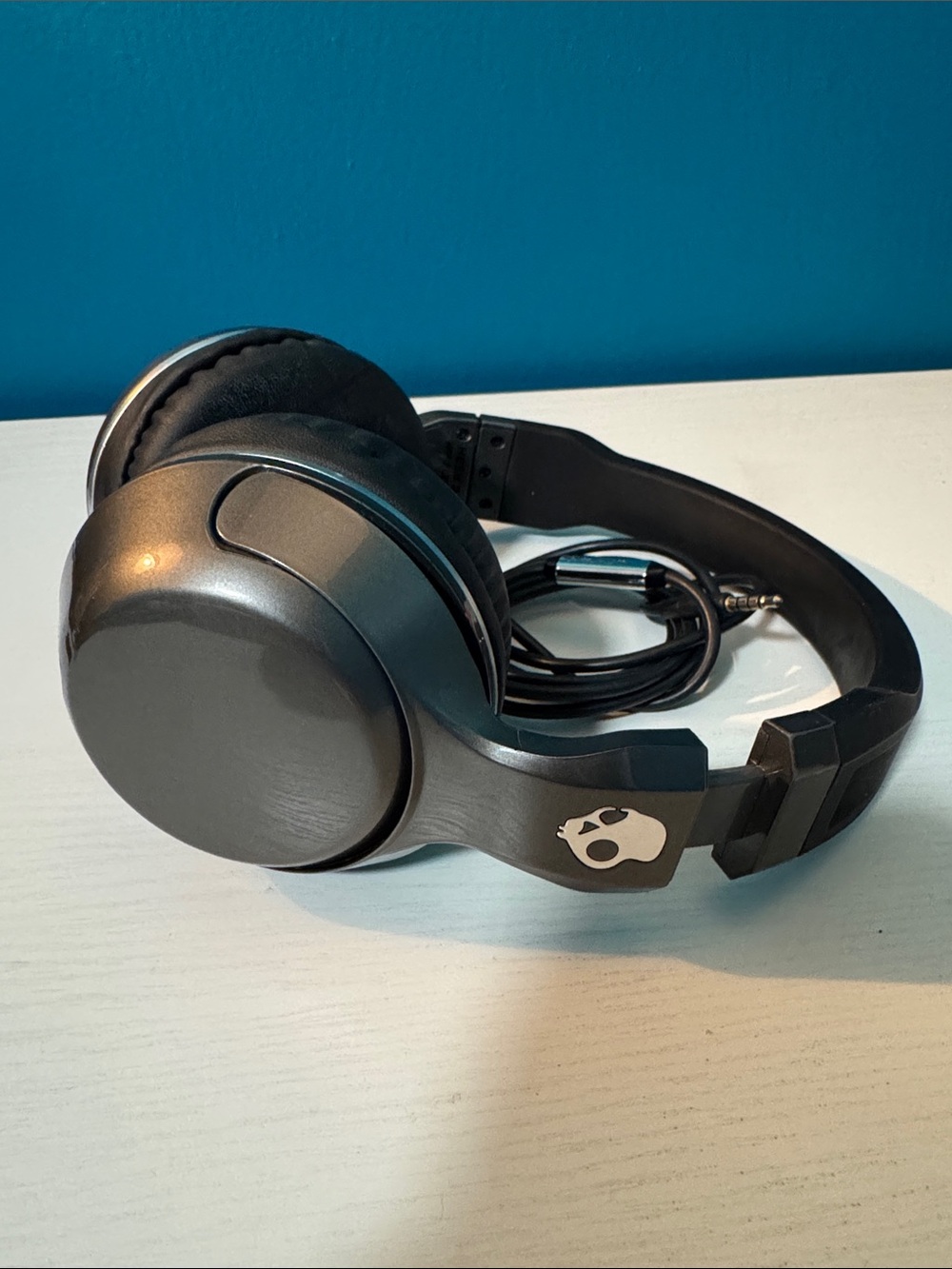 Skullcandy Hesh 2 Over-Ear Headphones in Dark Gray and Black